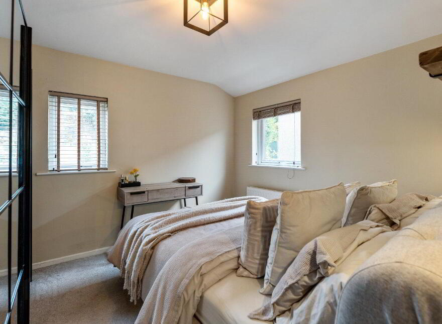 6 Belfast Road, Comber, Newtownards, BT23 5EW