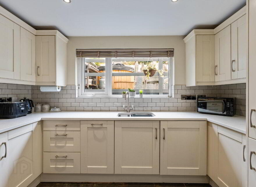 6 Belfast Road, Comber, Newtownards, BT23 5EW
