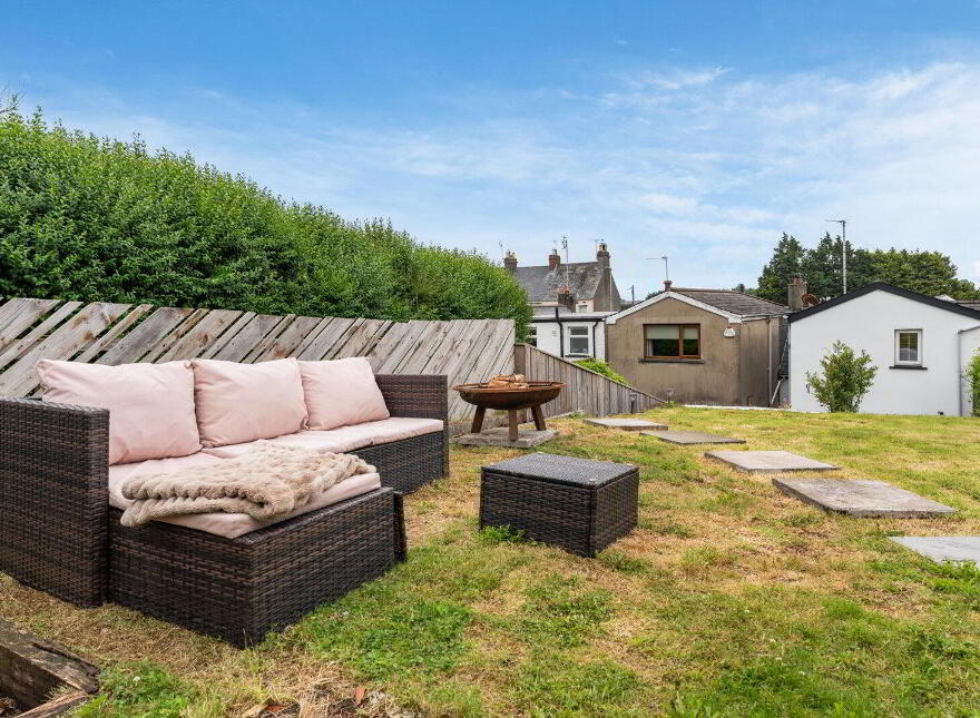 6 Belfast Road, Comber, Newtownards, BT23 5EW