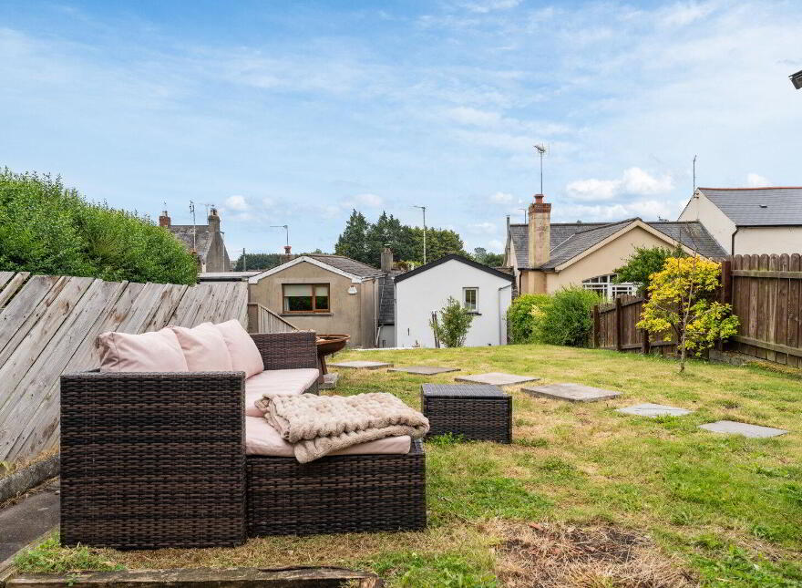 6 Belfast Road, Comber, Newtownards, BT23 5EW