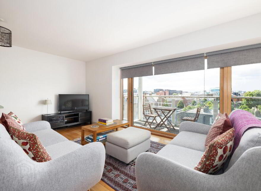 12 Gallery Quay ( Block 14), Grand Canal Dock, Dublin, D02RK65