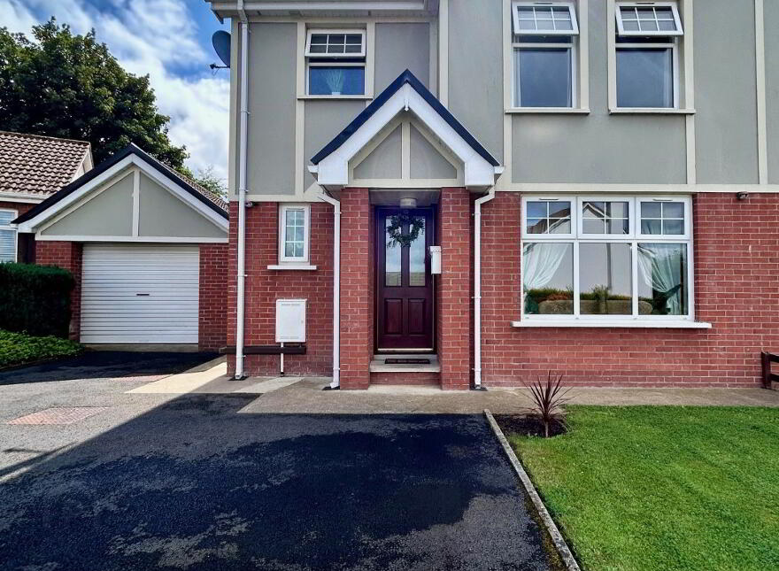 33 Tulacorr Gardens, Strabane, BT82 8RB photo