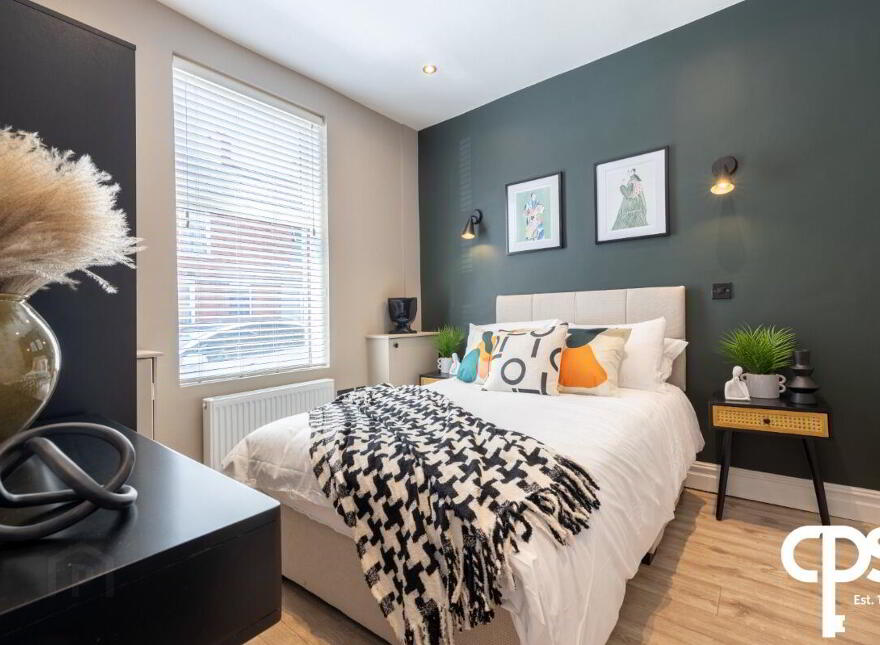 82 Northbrook Street, Belfast, BT9 7DJ