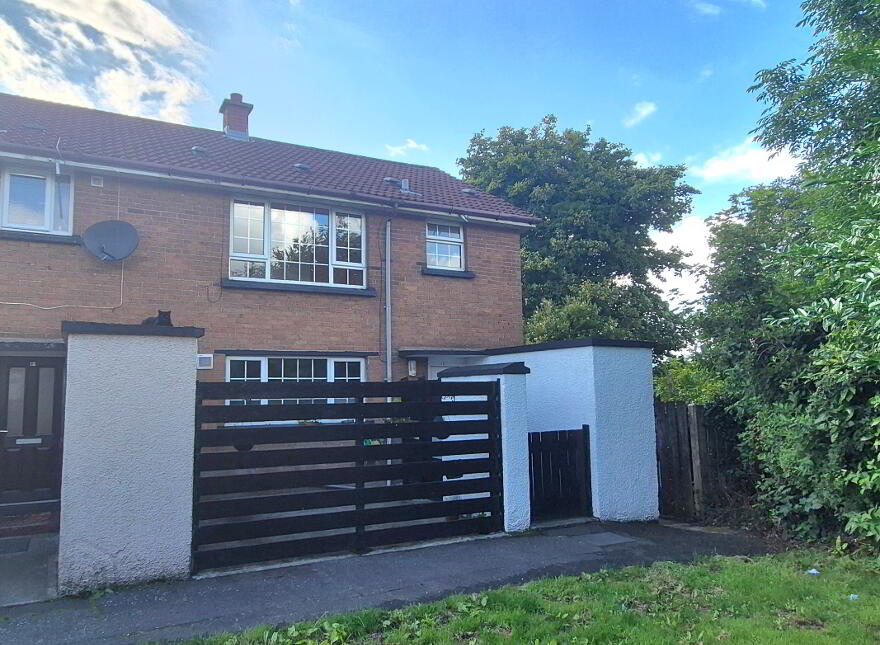 13 Knockdara Park, Derry, BT47 2BQ photo