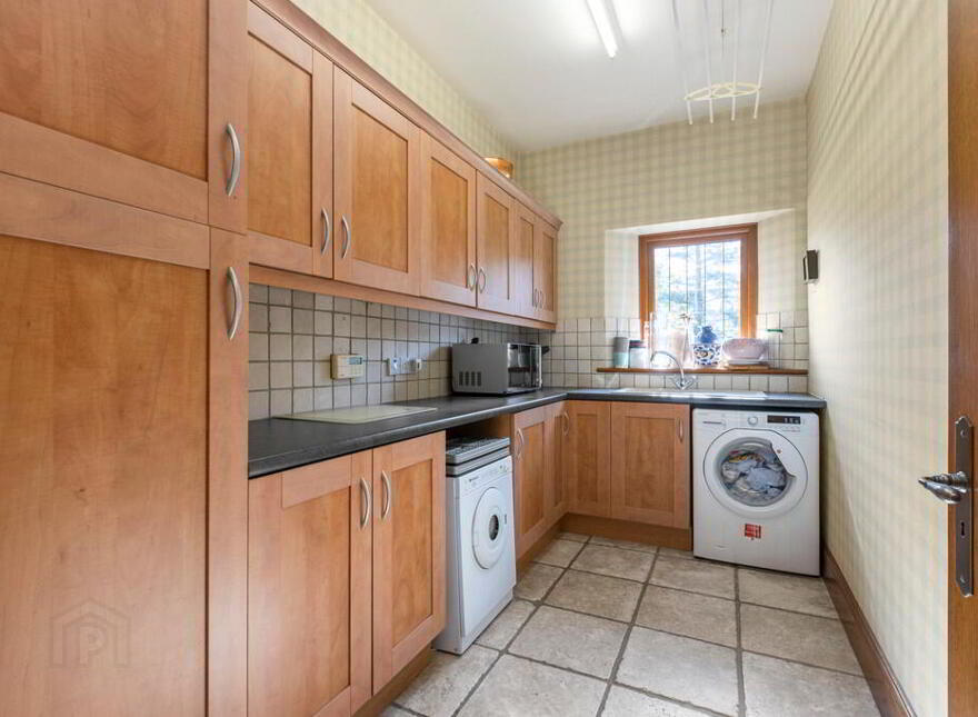 35 Edenticullo Road, Hillsborough, BT26 6PH
