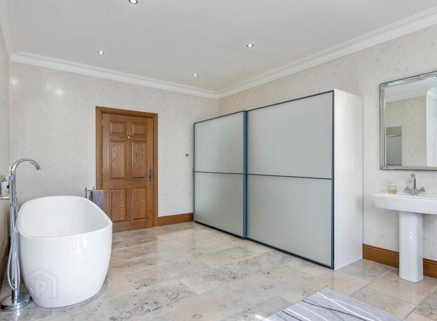 35 Edenticullo Road, Hillsborough, BT26 6PH