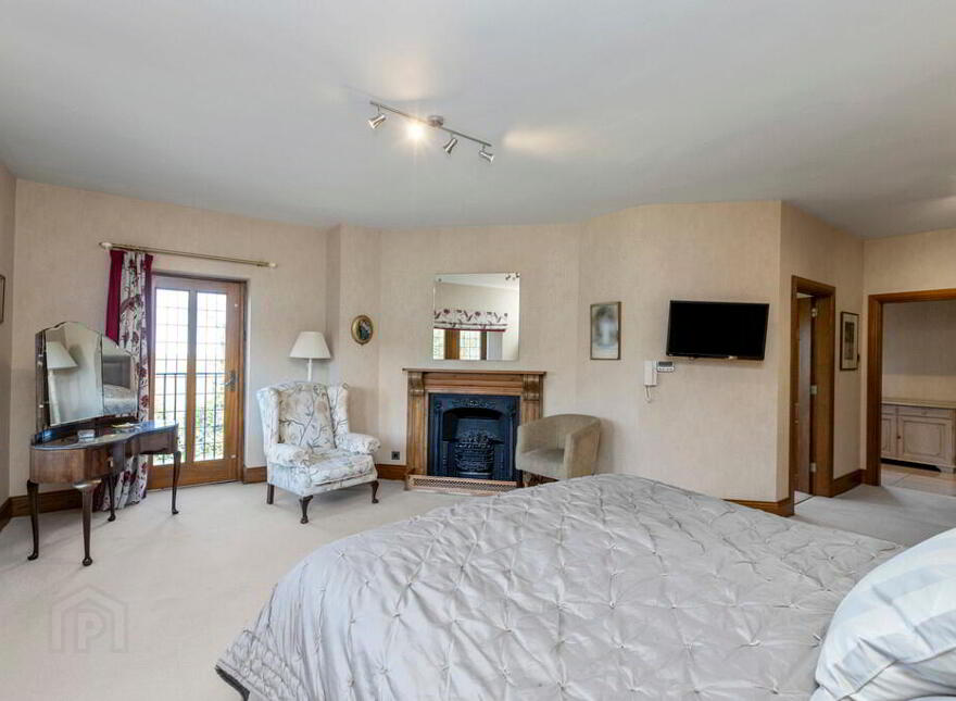 35 Edenticullo Road, Hillsborough, BT26 6PH