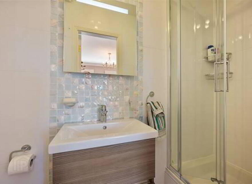 2 Shrewsbury Park, Fernhill Road, Carrigaline
