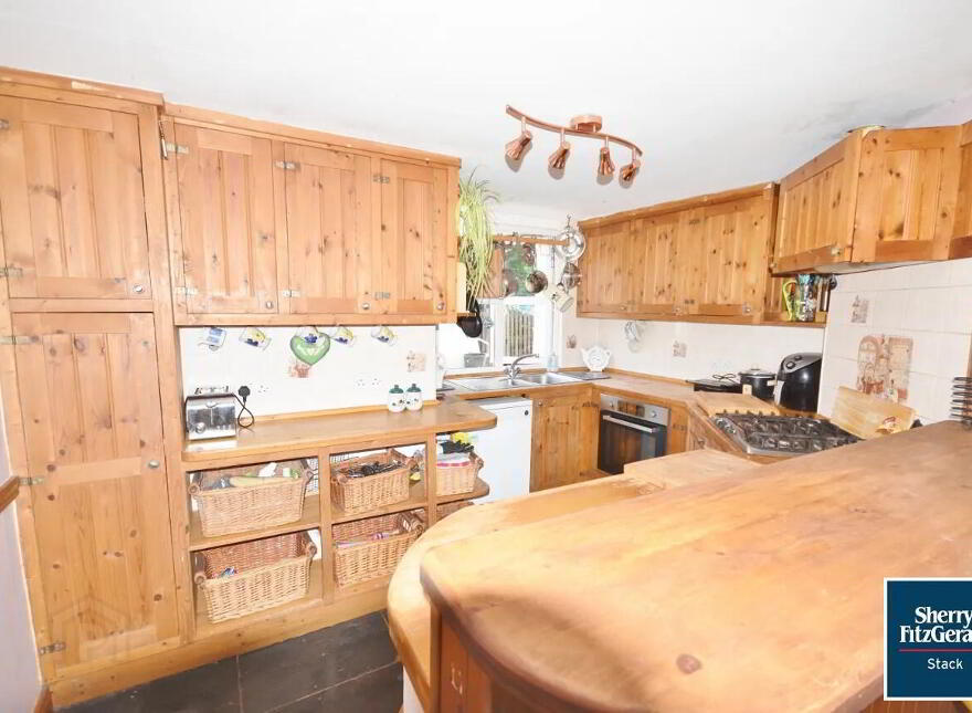 Tarmons, East, Tarbert, V31EN12