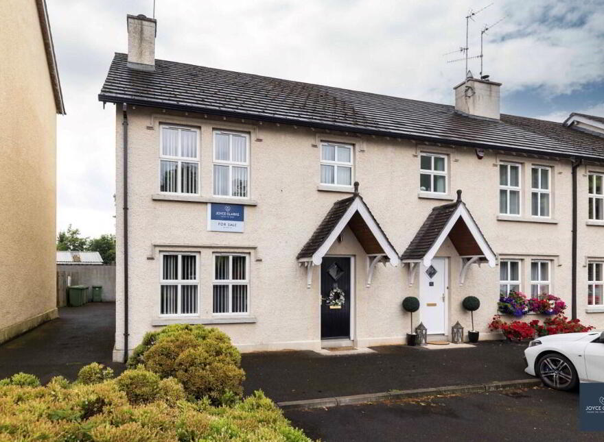 40 Strawhill Manor, Donaghcloney, BT66 7GH photo