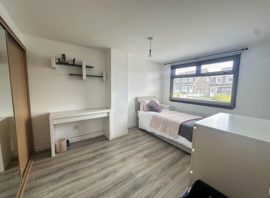 26 Argyll View, Larne, BT40 2JR
