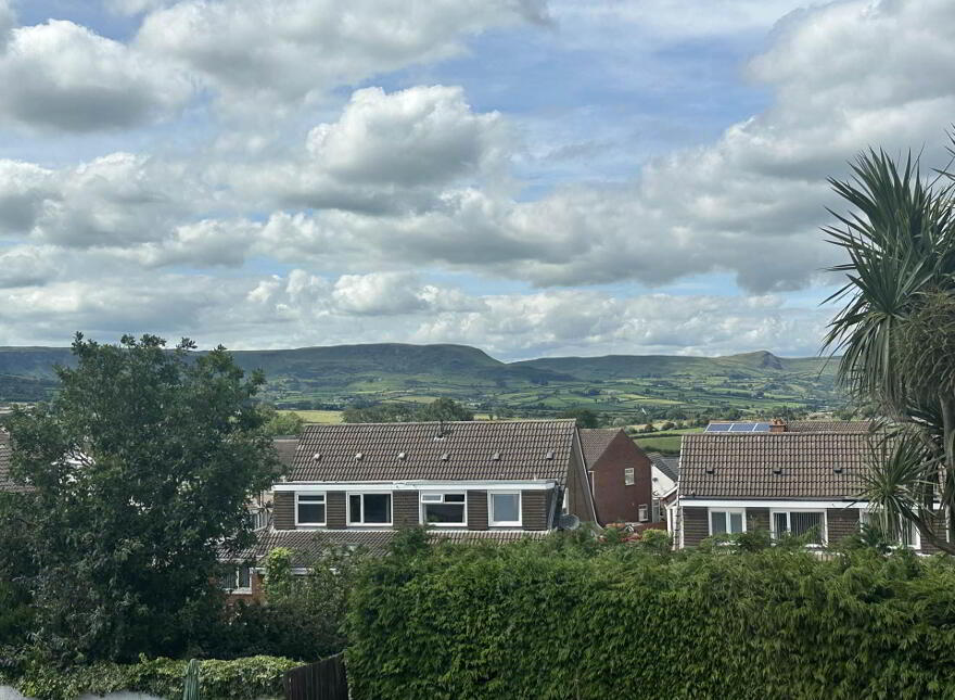 26 Argyll View, Larne, BT40 2JR