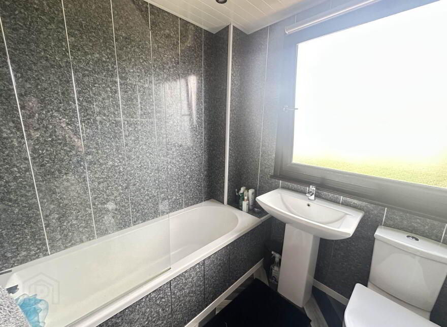 26 Argyll View, Larne, BT40 2JR