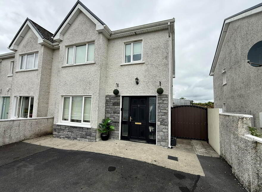 7 The Old Racecourse, Knock Road, Ballyhaunis, F35NN99