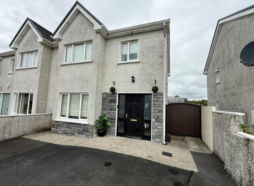 7 The Old Racecourse, Knock Road, Ballyhaunis, F35NN99