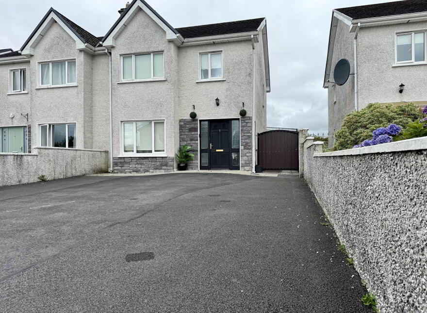 7 The Old Racecourse, Knock Road, Ballyhaunis, F35NN99