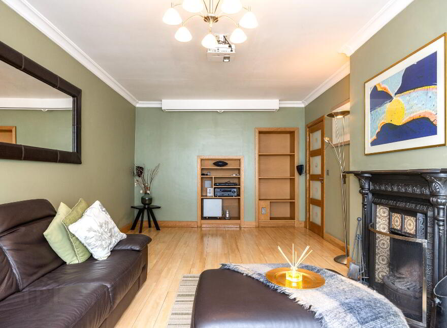 The Yellow House, 40 Lisburn Street, Royal Hillsborough, BT26 6AB