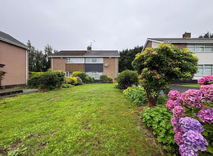 16 Steeple Green, Stiles Way, Antrim, BT41 1BP photo