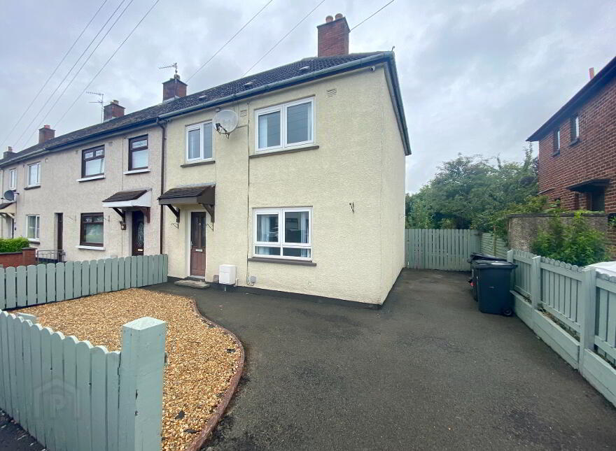 17 Bridewell Drive, Carrickfergus, BT38 8LU