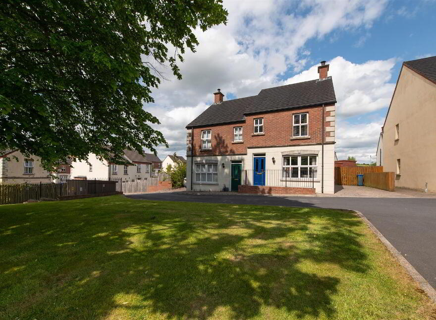 9 Riverview Heights, Ballynahinch, BT24 8US