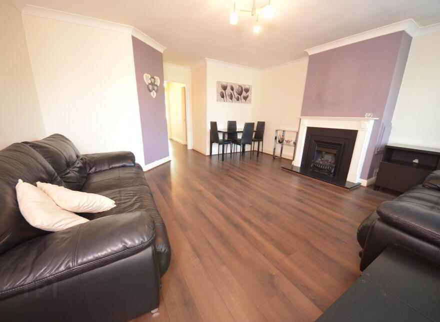 5 Boroimhe Elms, Swords, K67F982