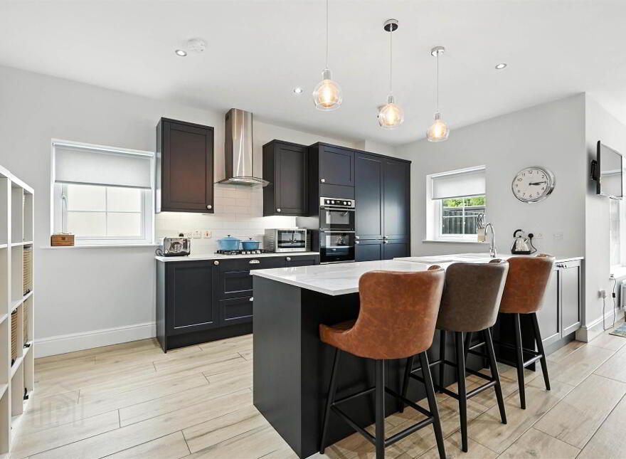 16 Fairfields Manor, Lisburn, BT28 3WA