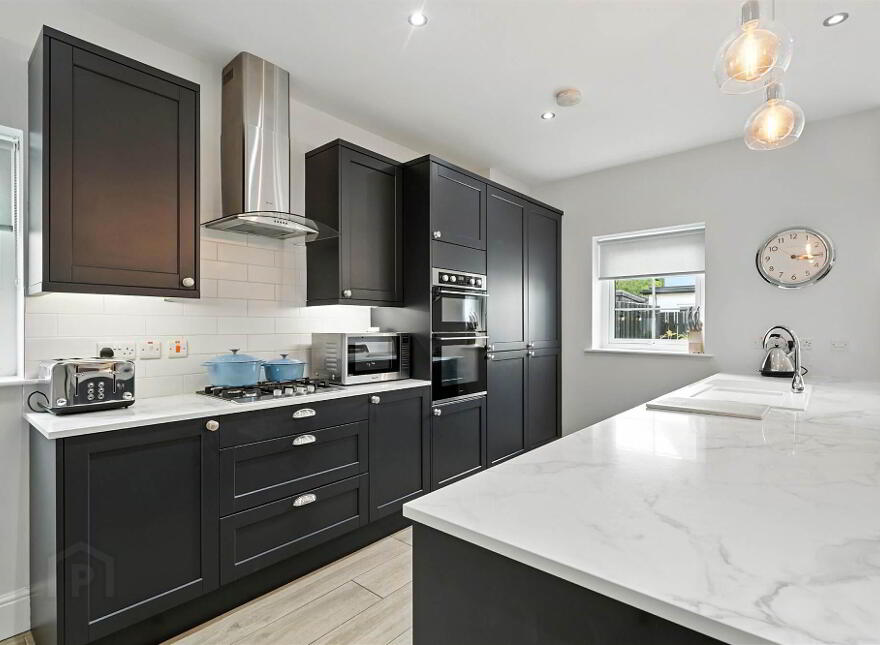 16 Fairfields Manor, Lisburn, BT28 3WA