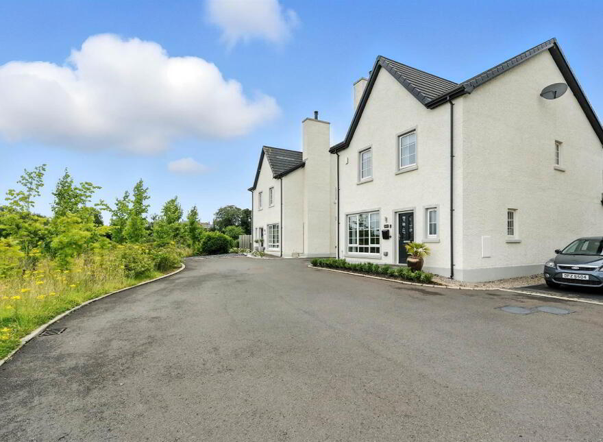 16 Fairfields Manor, Lisburn, BT28 3WA photo