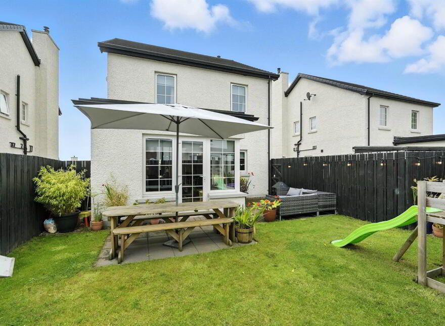 16 Fairfields Manor, Lisburn, BT28 3WA