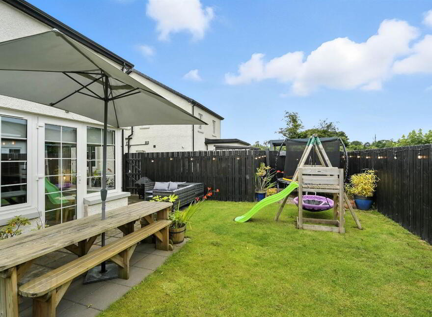 16 Fairfields Manor, Lisburn, BT28 3WA