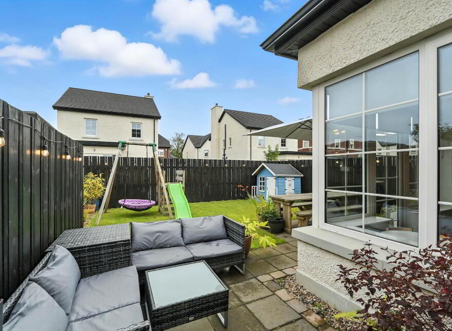 16 Fairfields Manor, Lisburn, BT28 3WA