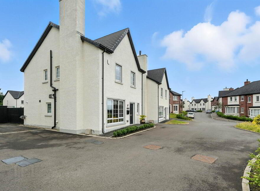16 Fairfields Manor, Lisburn, BT28 3WA
