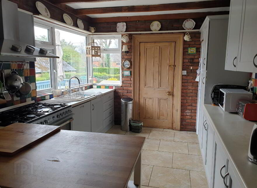 33 Lansdowne Road, Belfast, BT15 4AA