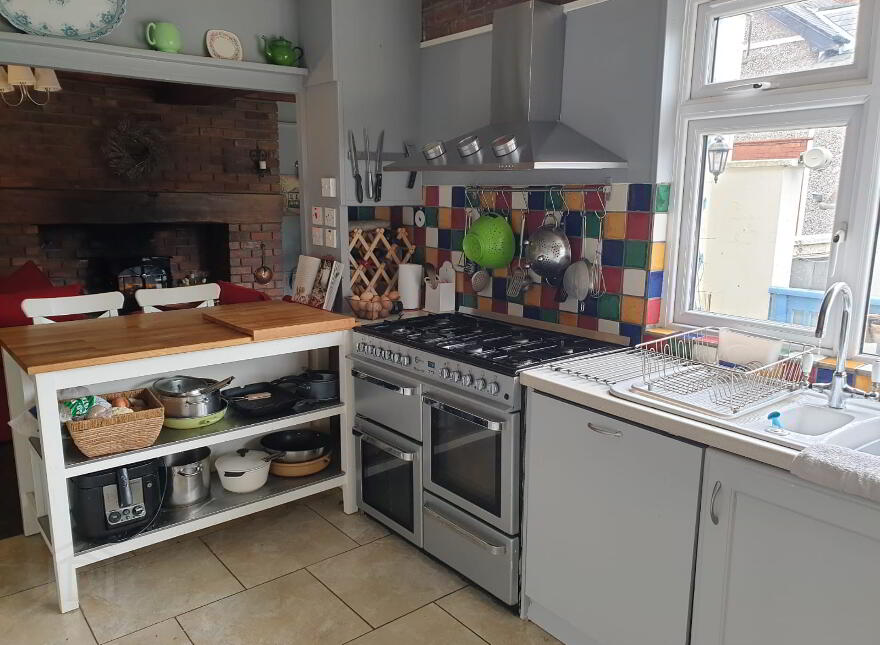 33 Lansdowne Road, Belfast, BT15 4AA