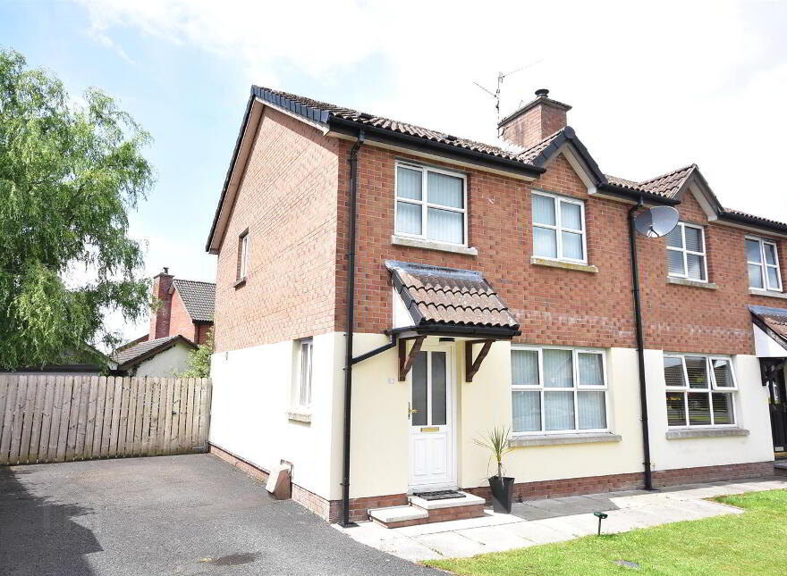 77 Meadow Lands, Antrim, BT41 4EX photo