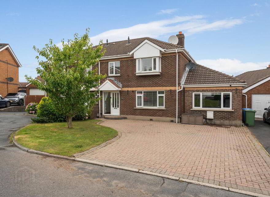 10 Stratford Gardens, Bangor, BT19 6ZH photo