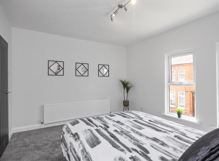 68 London Street, Belfast, BT6 8EN