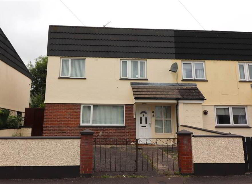 35 Donard Drive, Tonagh, Lisburn, BT28 1UU photo