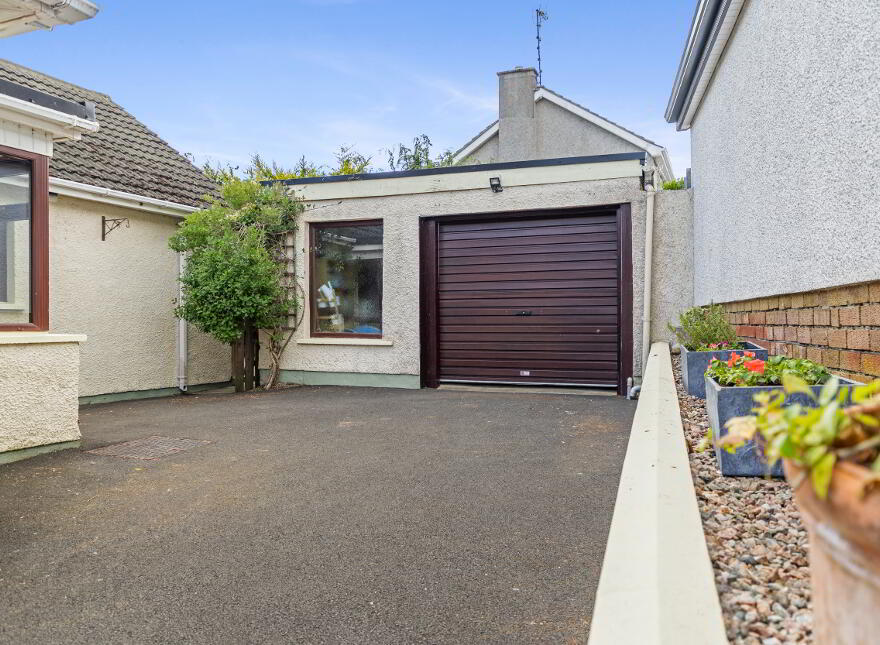 8 Old Grange Avenue, Ballymena, BT42 2EA