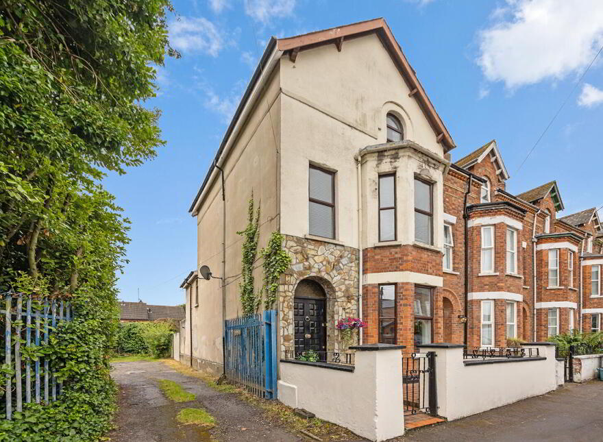 1 Chichester Avenue, Belfast, BT15 5EH photo