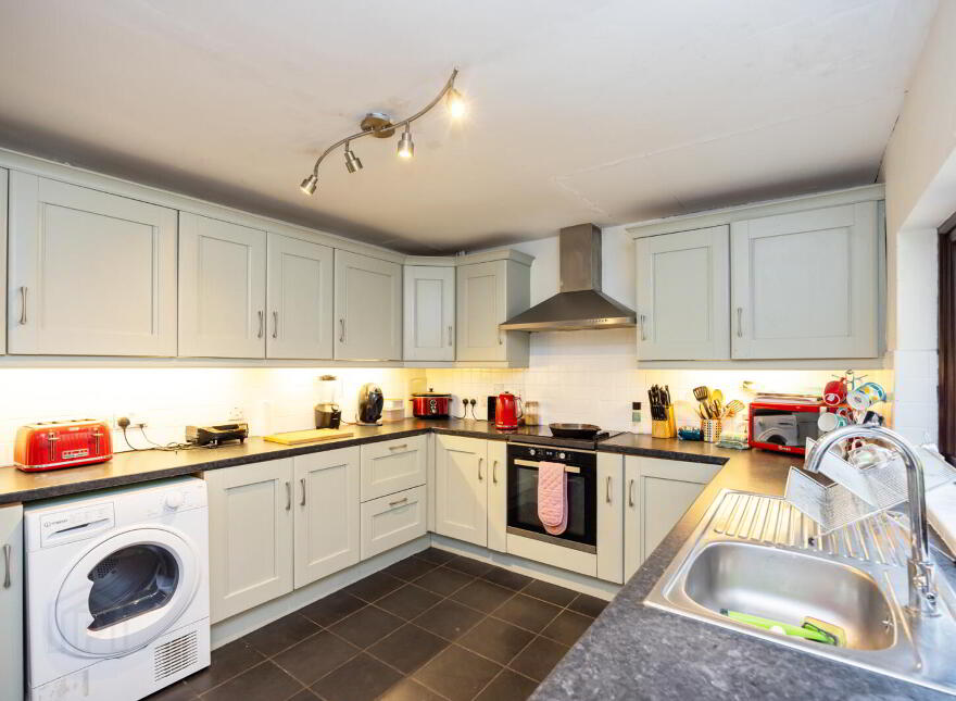 1 Chichester Avenue, Belfast, BT15 5EH