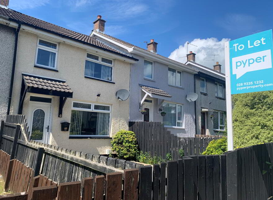 6 Carnhill Place, Carrickfergus, BT38 7RL photo