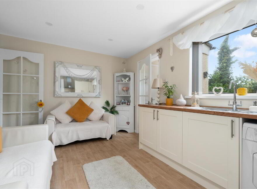 14 Longstone Close, Dundonald, Belfast, BT16 2DY