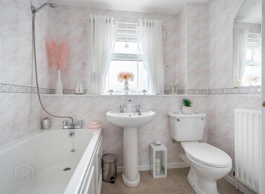 14 Longstone Close, Dundonald, Belfast, BT16 2DY
