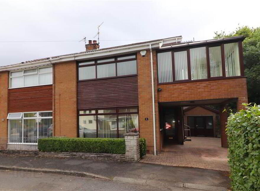 6 Orchard Close, Hillsborough Road, Lisburn, BT28 1LH photo