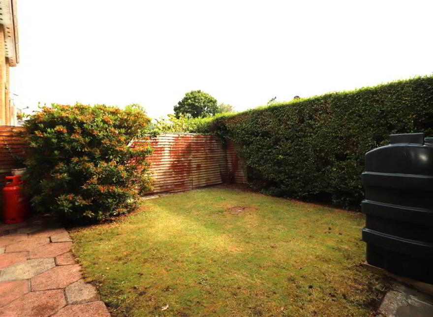 6 Orchard Close, Hillsborough Road, Lisburn, BT28 1LH