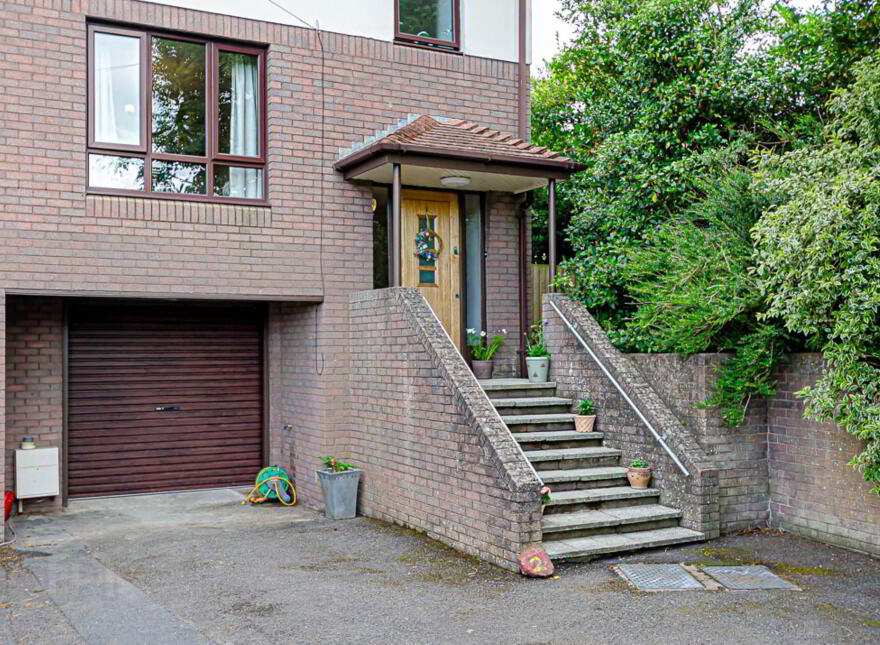 2 Thornhill Grove, Stormont, Belfast, BT5 7BN