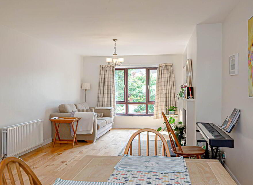 2 Thornhill Grove, Stormont, Belfast, BT5 7BN