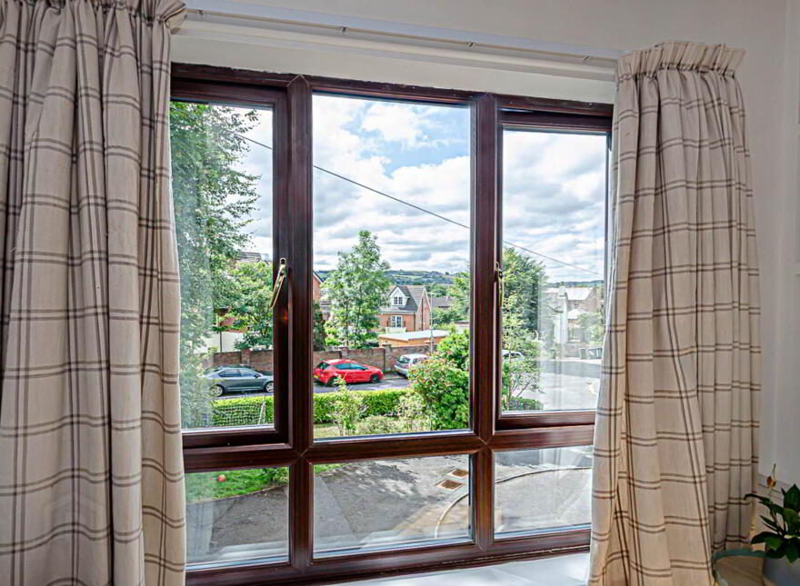 2 Thornhill Grove, Stormont, Belfast, BT5 7BN