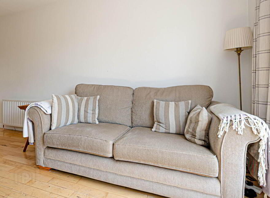 2 Thornhill Grove, Stormont, Belfast, BT5 7BN